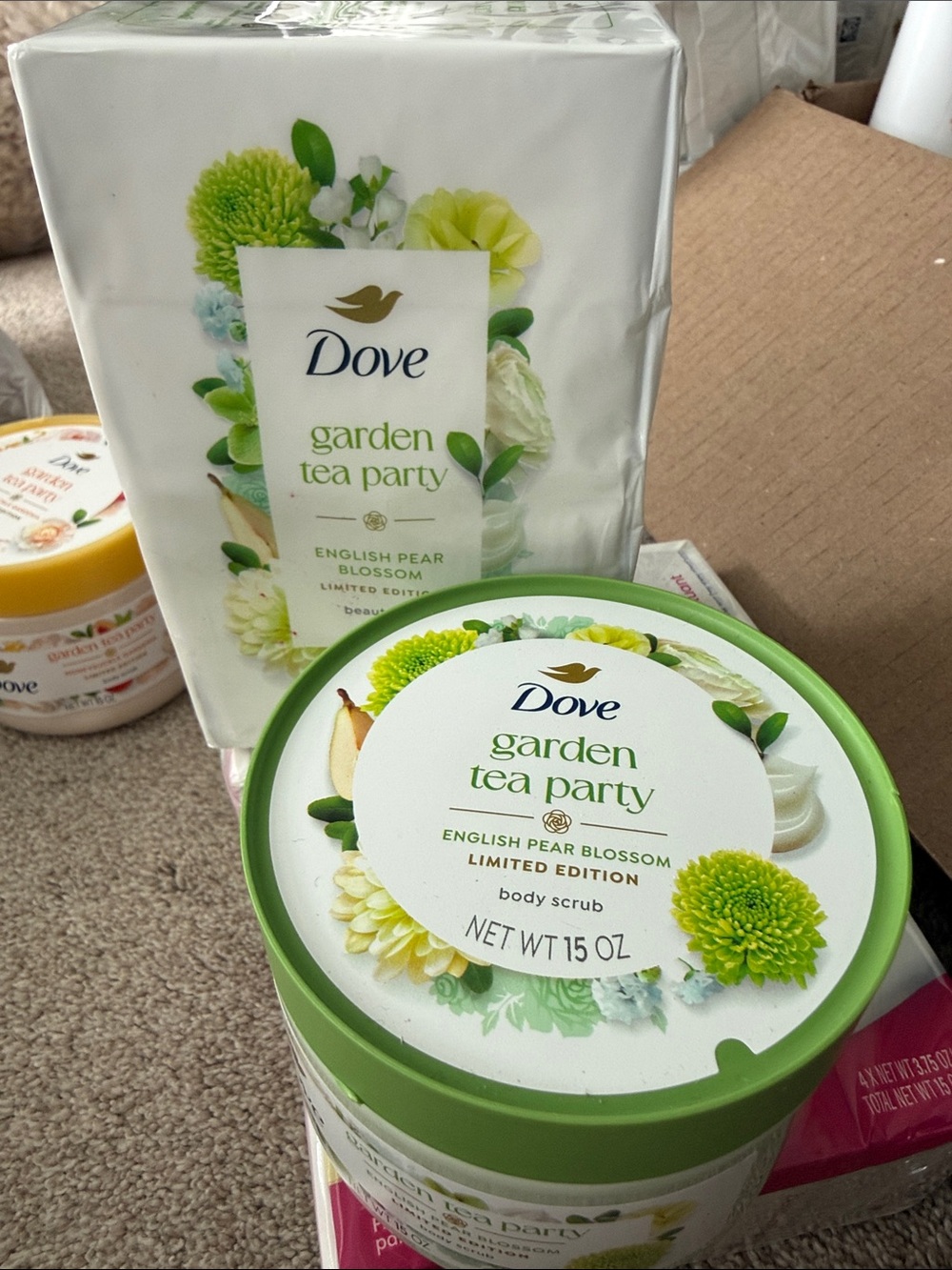 Dove Garden Tea Party English Pear Blossom Body Scrub & 4 Soap Bars